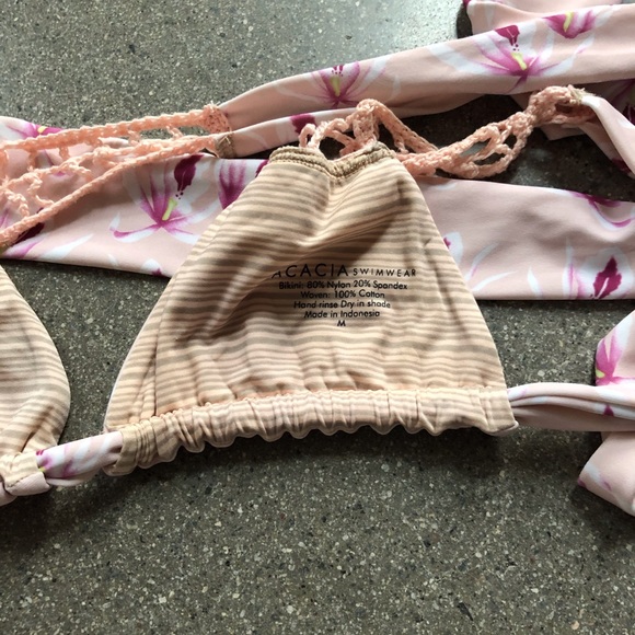 🦋RARE🦋 Acacia Bikini Set - Picture 3 of 4